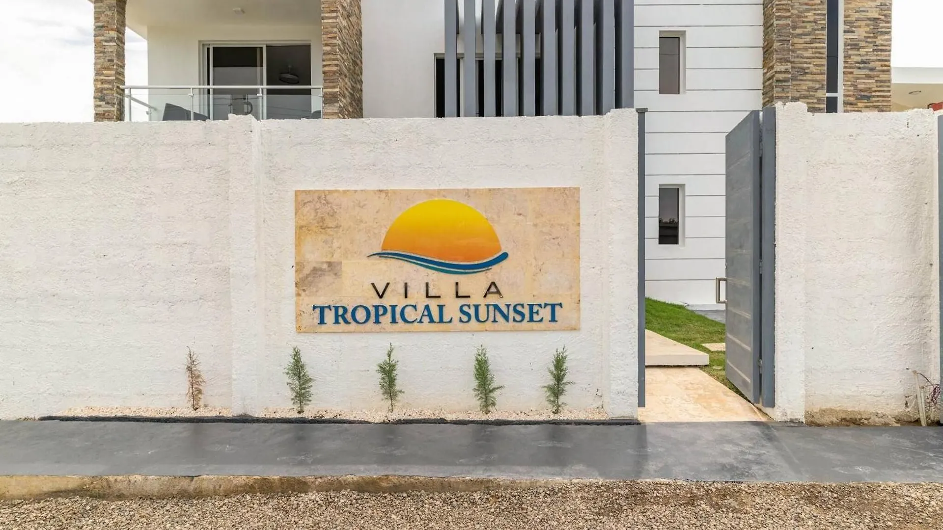 Luxurious 10-Bedroom Villa In Sosua With Private Pool And Bbq Dominican Republic